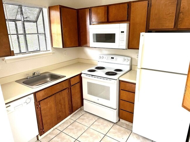 Foto del edificio - 7901 Cambridge St