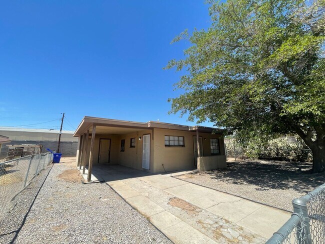 Foto del edificio - Cute 3-bedroom, 1-bathroom Home