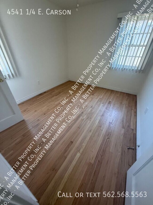 Foto del edificio - 4541 1/4 E. Carson-