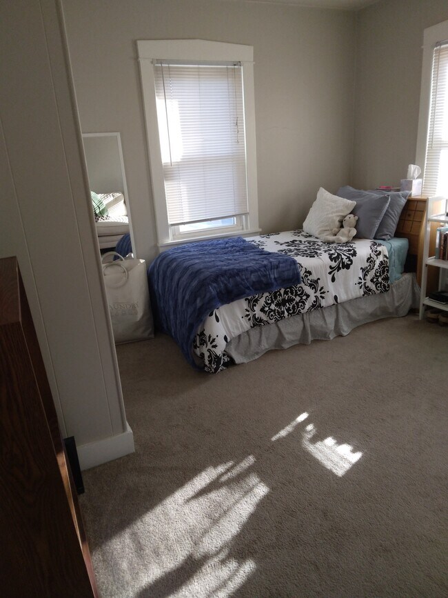 Foto principal - 35 Manor Ave