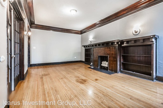 Building Photo - 5616-5616 S King Dr