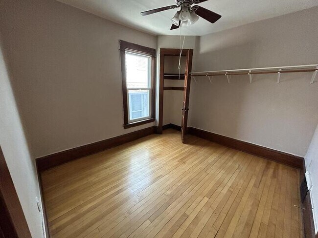 Foto del edificio - 514 E Johnson St