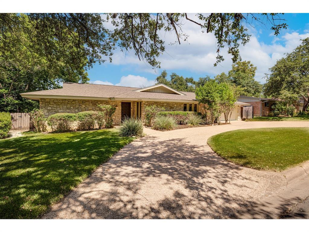Foto principal - 6100 Mountainclimb Dr
