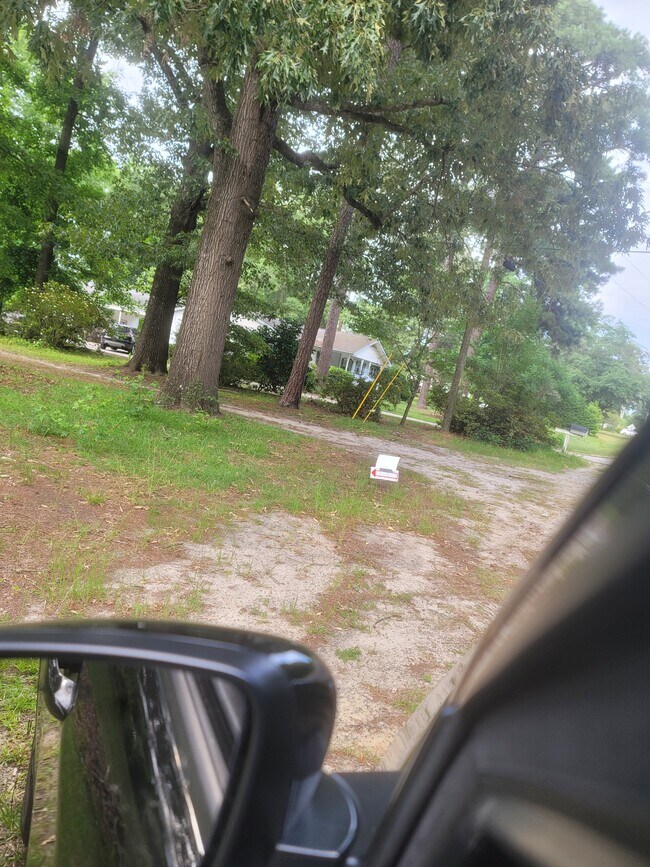 Foto del edificio - 386 Hanson Rd