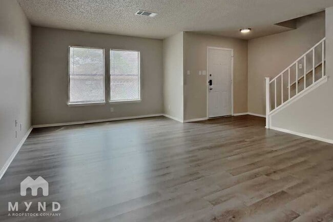 Building Photo - 8031 Manderly Pl