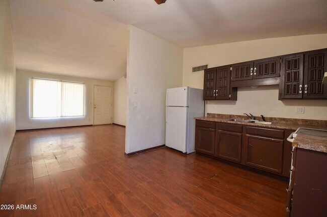 Building Photo - 3120 N 67th Ln