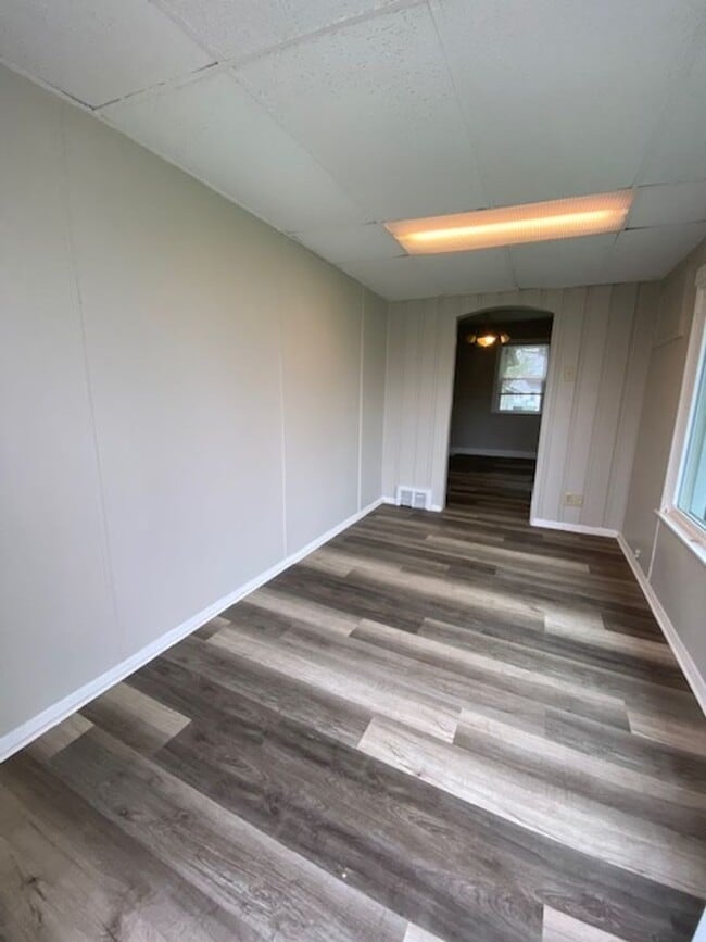 Building Photo - 1715 Edwardsville Rd