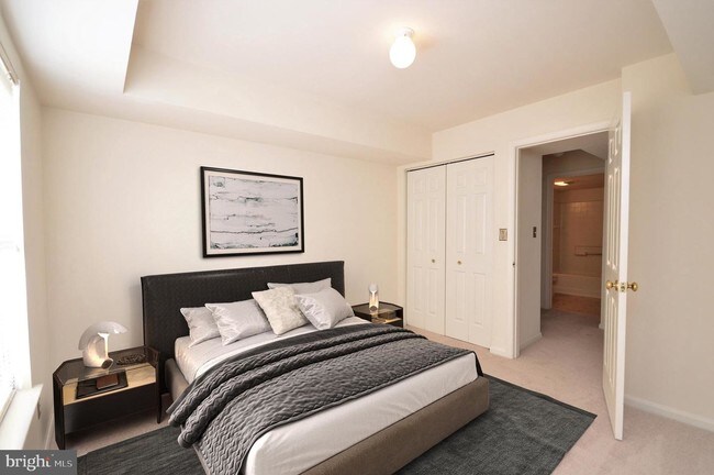 Foto del edificio - 5820 Orchard Hill Ln