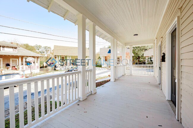 Building Photo - NOW OFFERING HALF OFF THE FIRST FULL MONTH...
