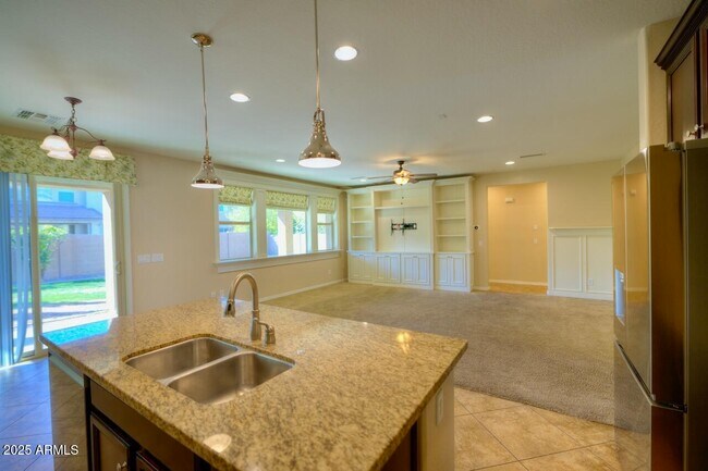 Building Photo - 3941 E Palo Verde St