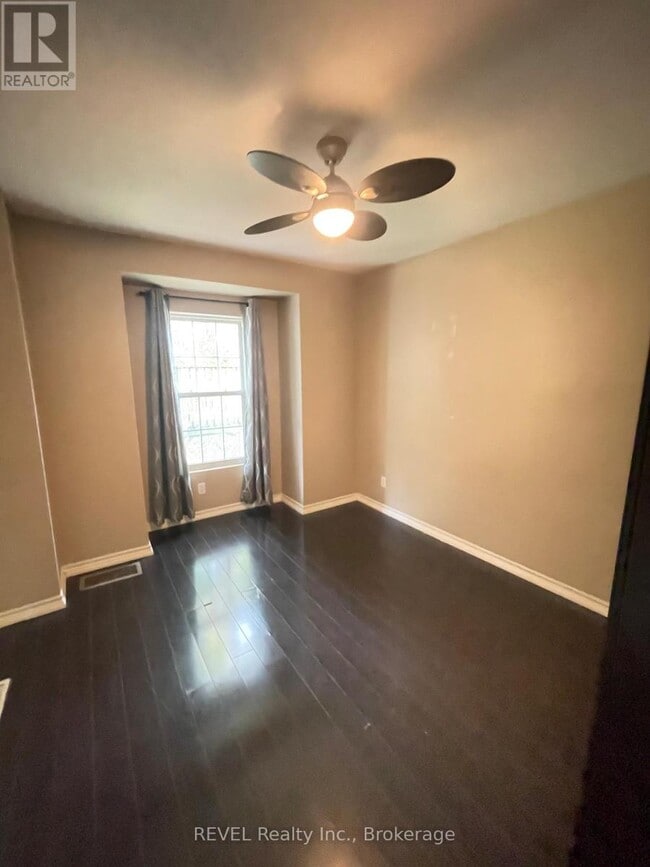 Building Photo - 17 Marmora St