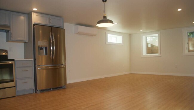 The "Great" room unfurnished - 5817 NE Sumner St