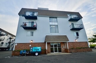 Building Photo - 115 Short Beach Rd