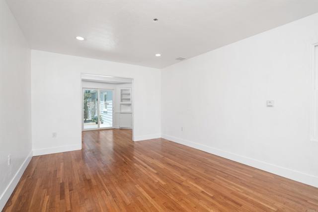 Building Photo - 3033 Oliphant St