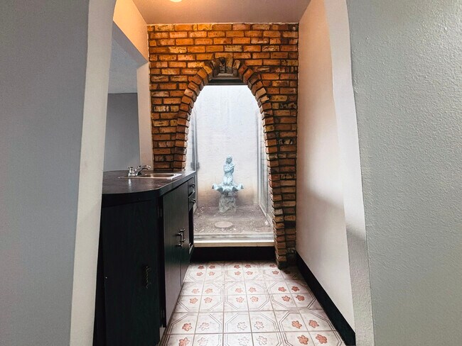Foto del edificio - 4766 W Palmaire Ave