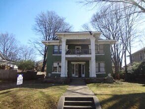 Building Photo - 282 Garland St