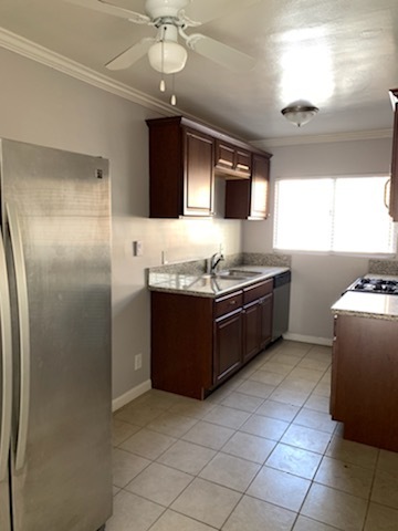 #11 Kitchen entry view - 2140 N Beachwood Dr