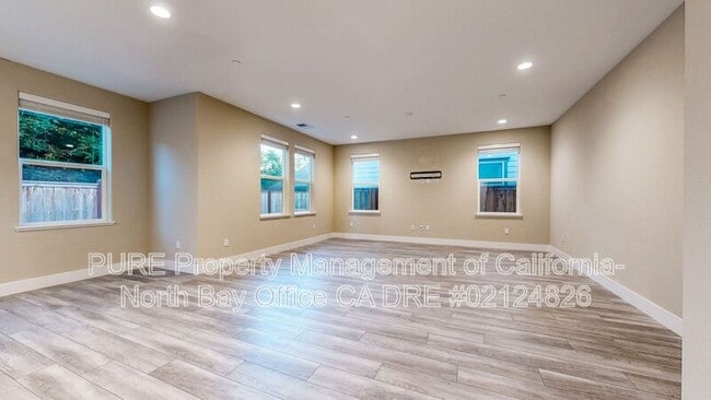 Building Photo - 1236 Del Rancho Way