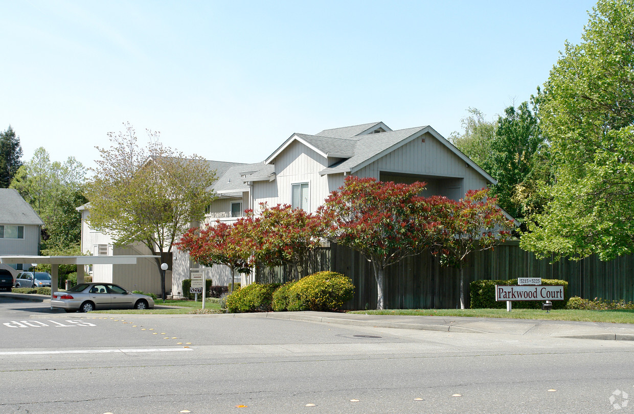 Foto principal - Parkwood Apartments