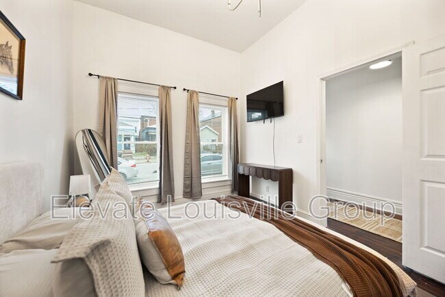 Photo - 915 S Shelby St House