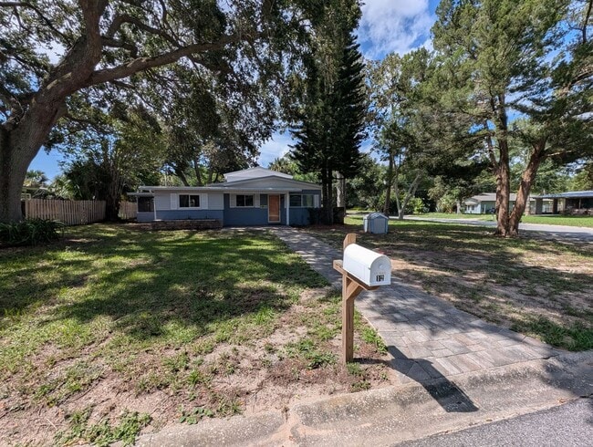 Building Photo - Anastasia Island 2 story home on Corner Lot!
