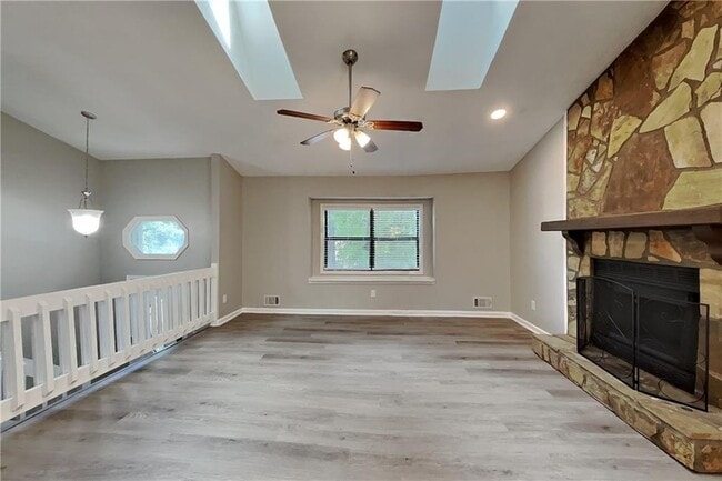 Foto del edificio - 6035 Stone Wood Dr NW