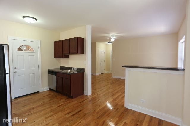 Building Photo - 6265 W Cornelia Ave