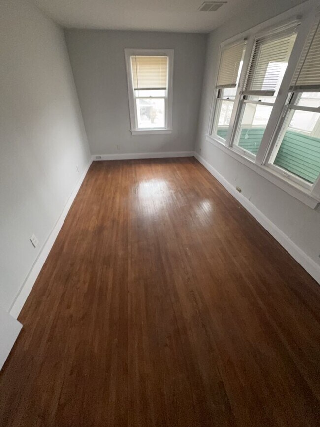 Foto del edificio - 960 W Delaware Ave