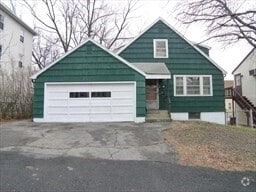 Building Photo - 55 Pilgrim Ave