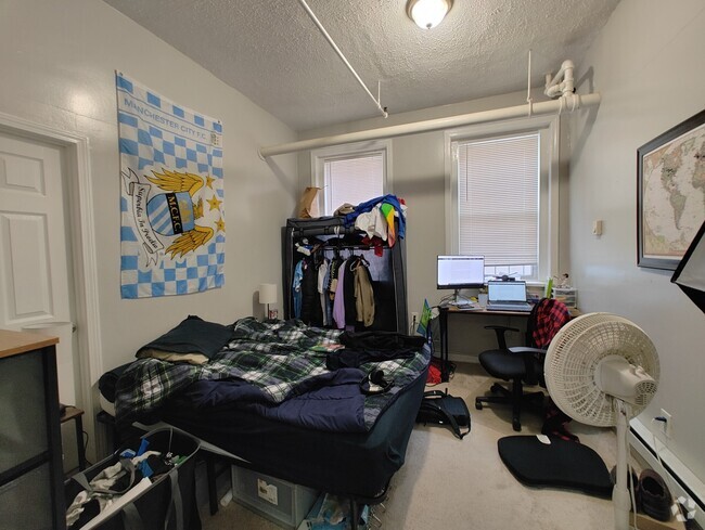 Building Photo - 461 Park Dr