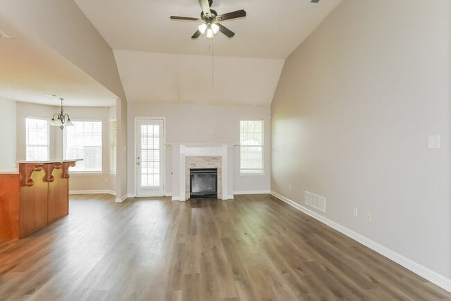 Building Photo - 5520 Amanda Belle