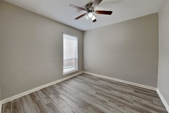 Building Photo - 1070 Red Rock Canyon Dr