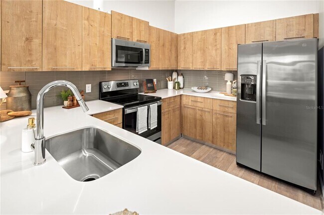 Foto del edificio - 5256 International Dr