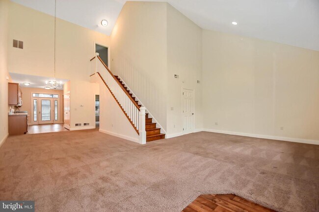 Building Photo - 163 High Pointe Dr