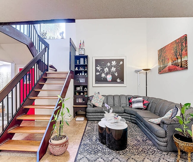 Building Photo - 693 NW 102 Pl