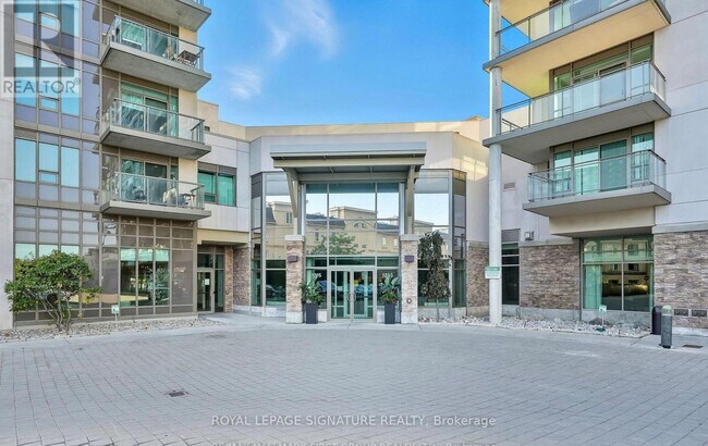 Photo du bâtiment - 1215 Bayly St