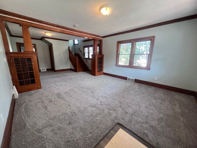 Foto del edificio - Three Bedroom Duplex Near Garfield Park!