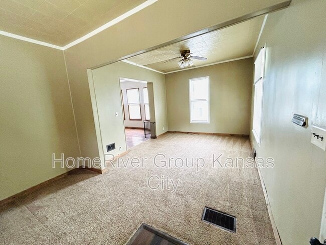 Building Photo - 1710 5th Ave