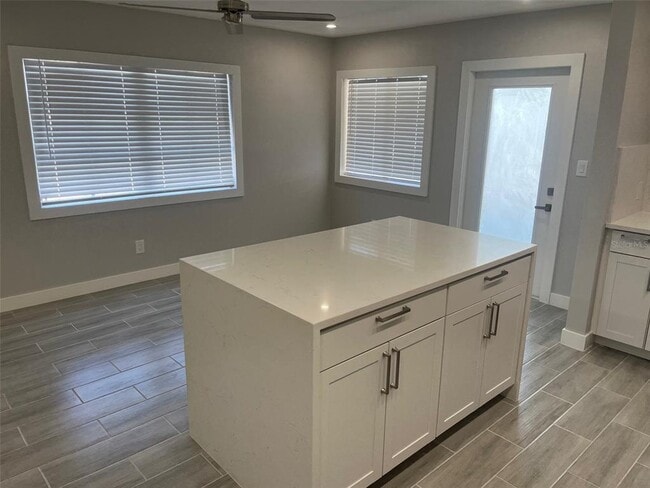 Building Photo - 1605 Pass a Grille Way