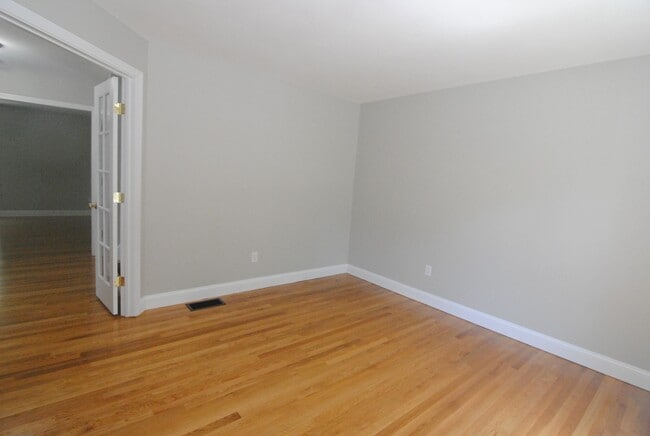 Building Photo - 46 Cherrywood Dr