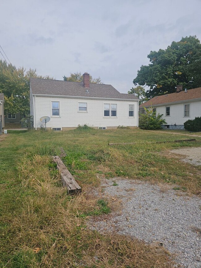 Foto del edificio - There is a $25 fee per application and everyone over 18 needs to fill out their own application.