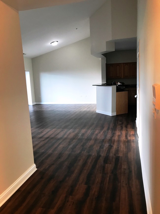Building Photo - 7250 W 157th St