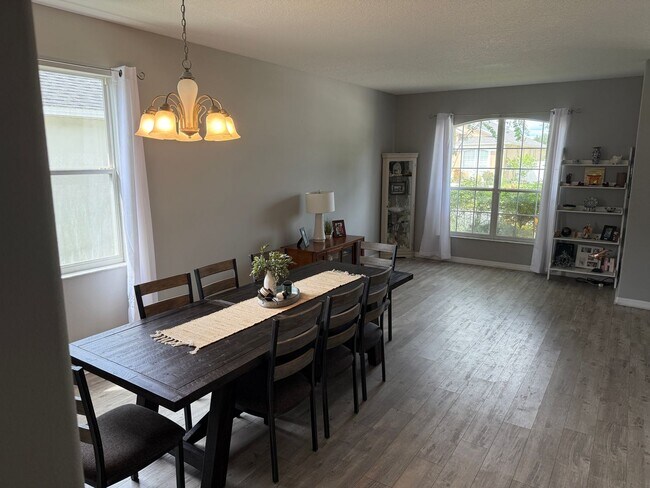 Foto del edificio - Welcome to Tanner Crossings.  Luxury Livin...