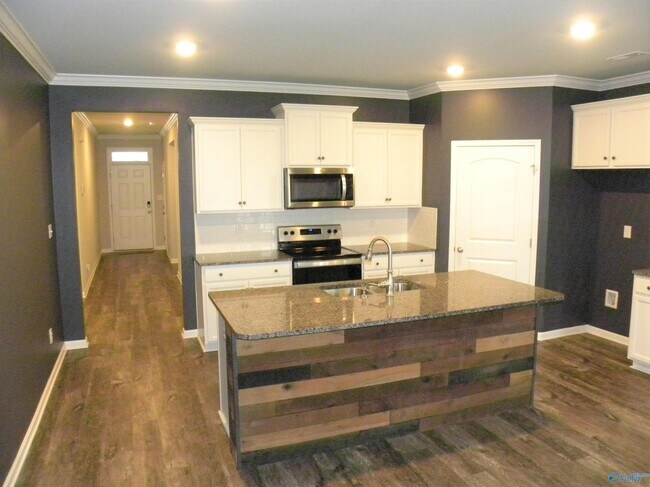 Foto del edificio - 133 Sunlit Grove Dr