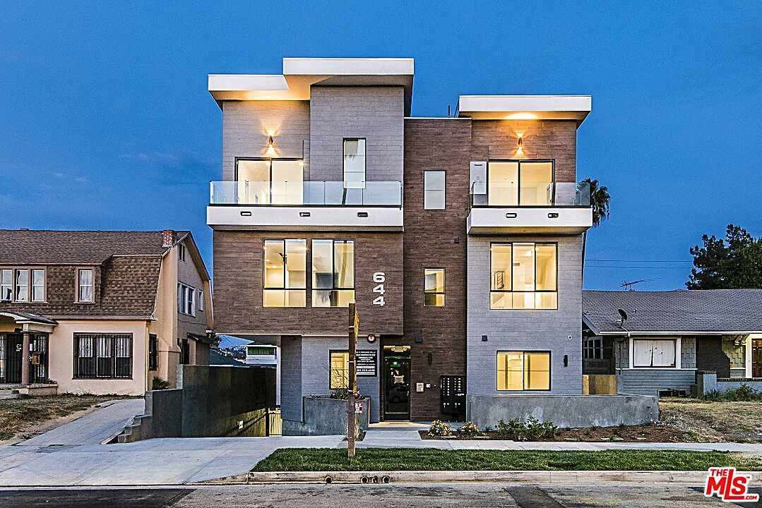 Primary Photo - 644 Normandie Ave