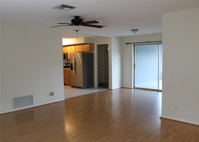 Building Photo - 1366 Windsor Dr