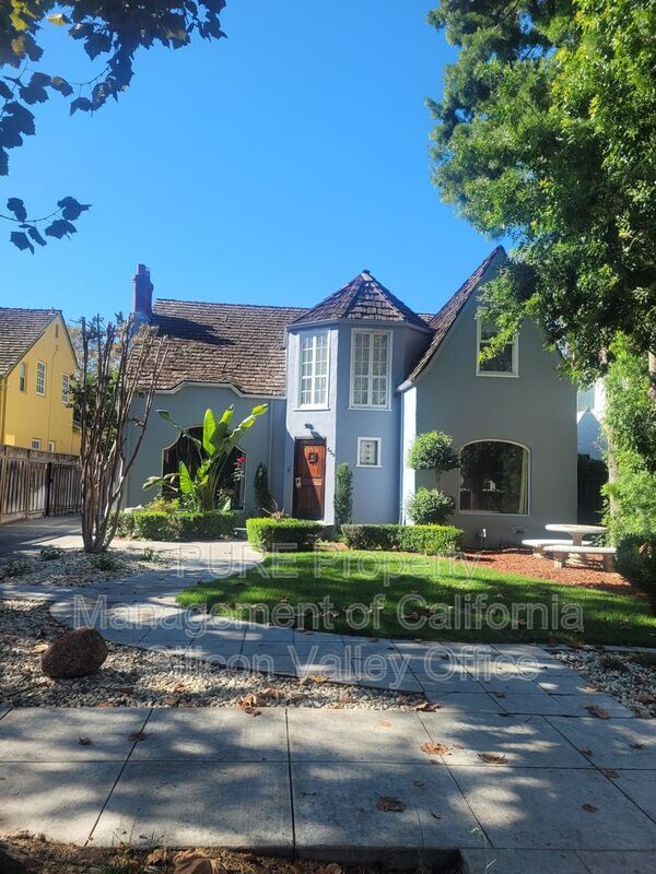 Building Photo - 659 S 15th St