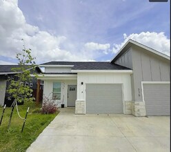 Building Photo - 215 Riptide Rd