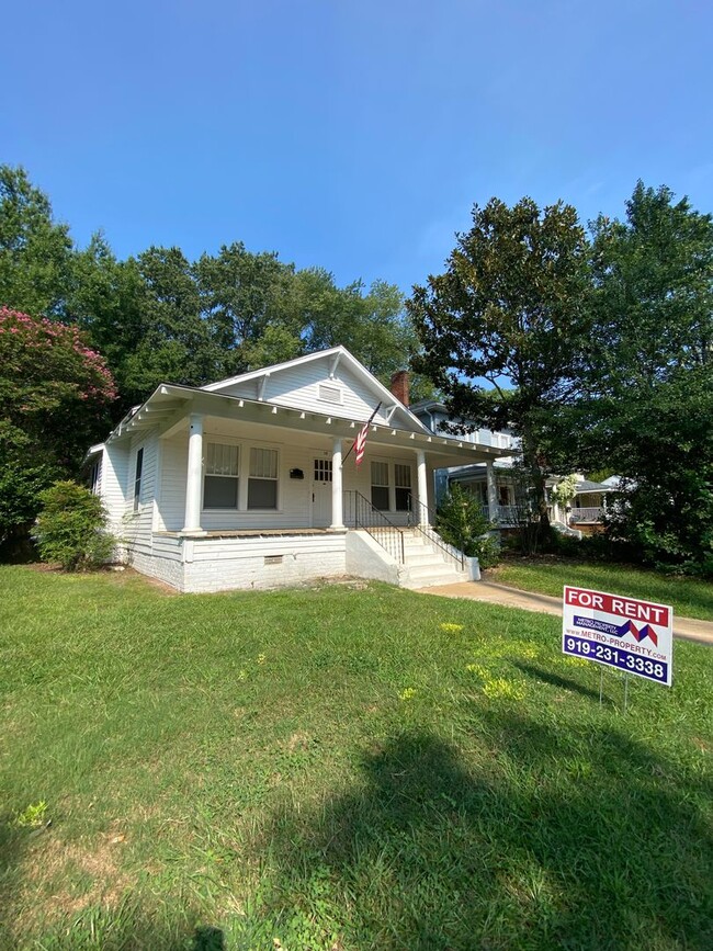 Building Photo - Perfect home with 2 kitchens at NCSU