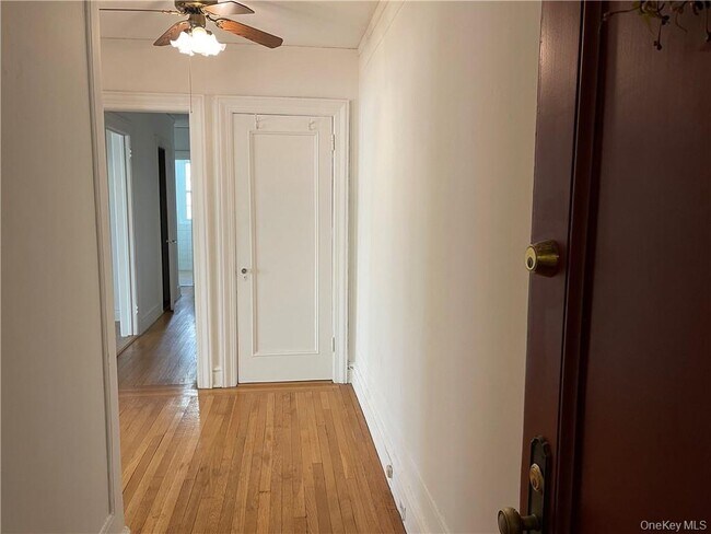 Foto del edificio - 85 N Broadway